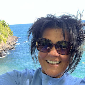 Meet your Posher, Debbie